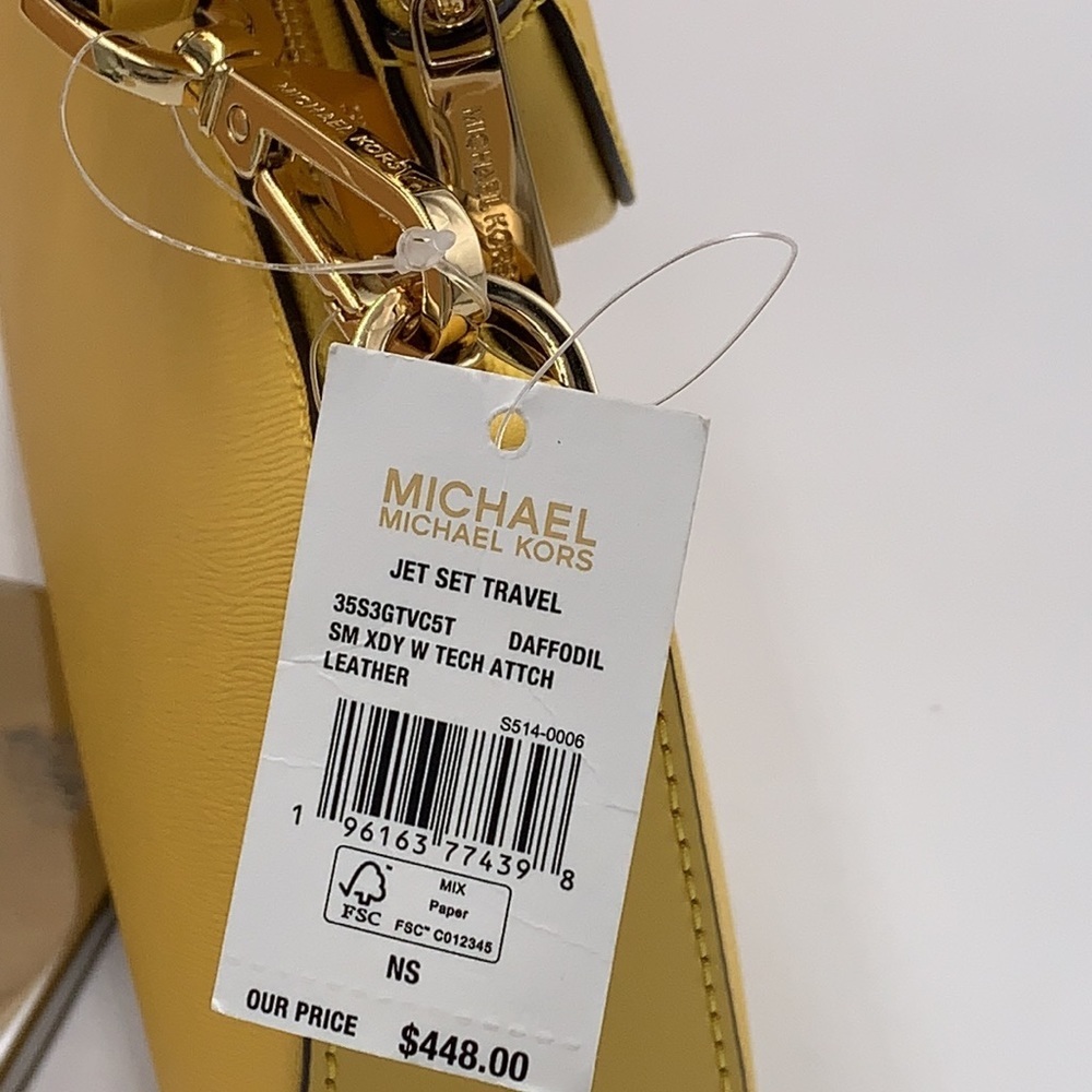 MICHAEL KORS JET SET TRAVEL SMALL
SHOULDER CROSSBODY BAG WITH TECH ATTCH AIRPOD - Picture 9 of 16